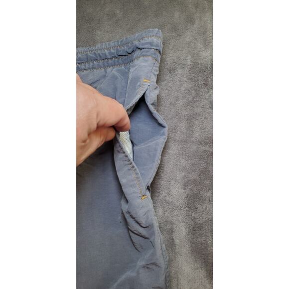 Fila Shorts Mens Sz M Grey Pocketed Classic Sports Athletic Pants Beach C9-19 - Picture 3 of 8